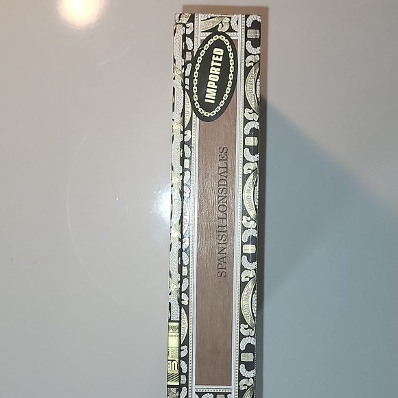 Pre-owned Empty Arturo Fuente Cigar Boxes (2) - Picture 4 of 16